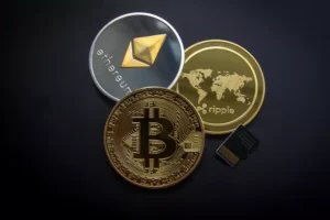 Top 3 koers verwachtingen: BTC koers klaar voor breakout, ETH en XRP houden support vast
