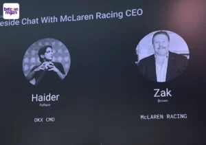 Haider Rafique (links) en Zak Brown (rechts) tijdens het gesprek in Amsterdam.