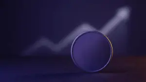 Matte Bitcoin coin met bullish oranje gloed en koele paarse schaduw die momentum en consolidatierisico verbeeldt